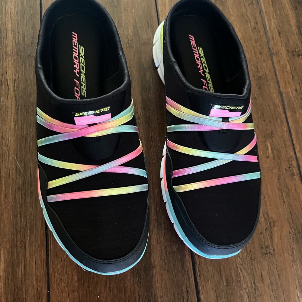 Womens Skechers memory foam dual-lite slip on shoes